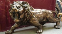 <b>铜狮子雕塑的介绍蓝狮在线</b>