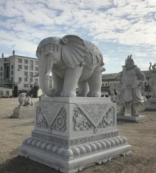 酒店门口放置蓝狮娱乐石雕大象有什么含义？