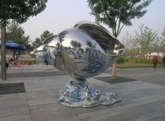 <b>蓝狮城市中摆放不锈钢雕塑有什么意义？</b>