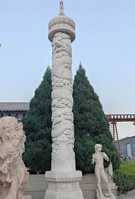 石雕龙柱蕴含的文化蓝狮