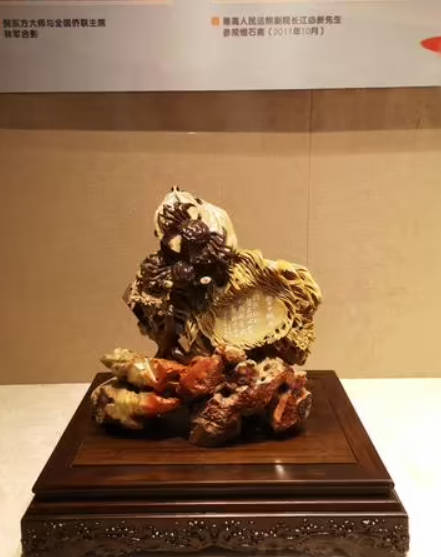 蓝狮娱乐青田县石雕行业协会特面向社会公开招聘2名石雕讲解员